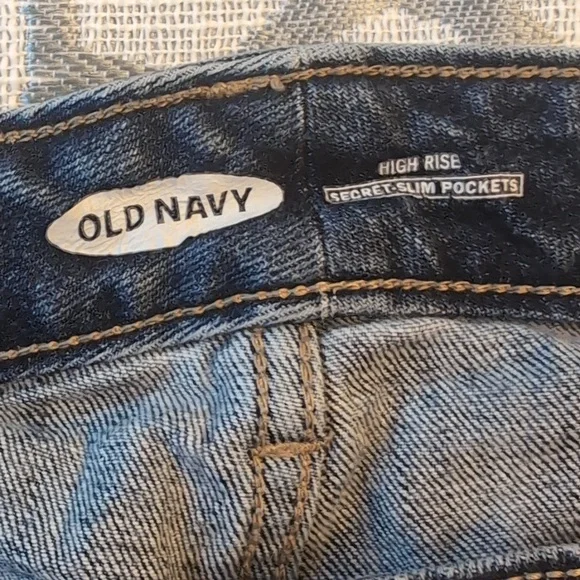 Women's Old Navy High Rise Stretch Distressed Jean Shorts - Picture 2 of 4